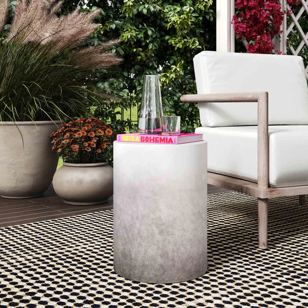Planters & Garden Decor
