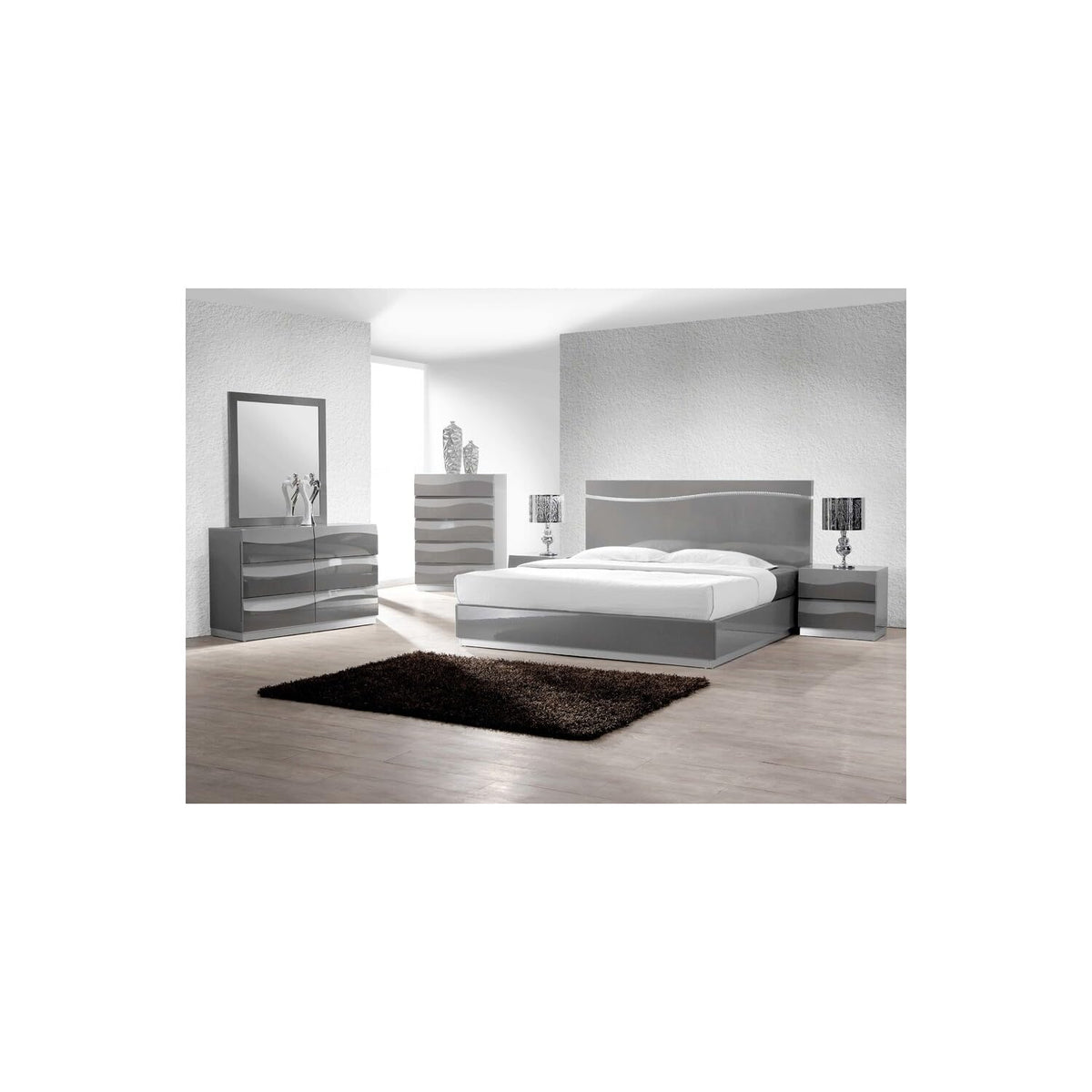 Leon 5-Piece Poplar Wood Queen Bedroom Set in Gray High Gloss - front view