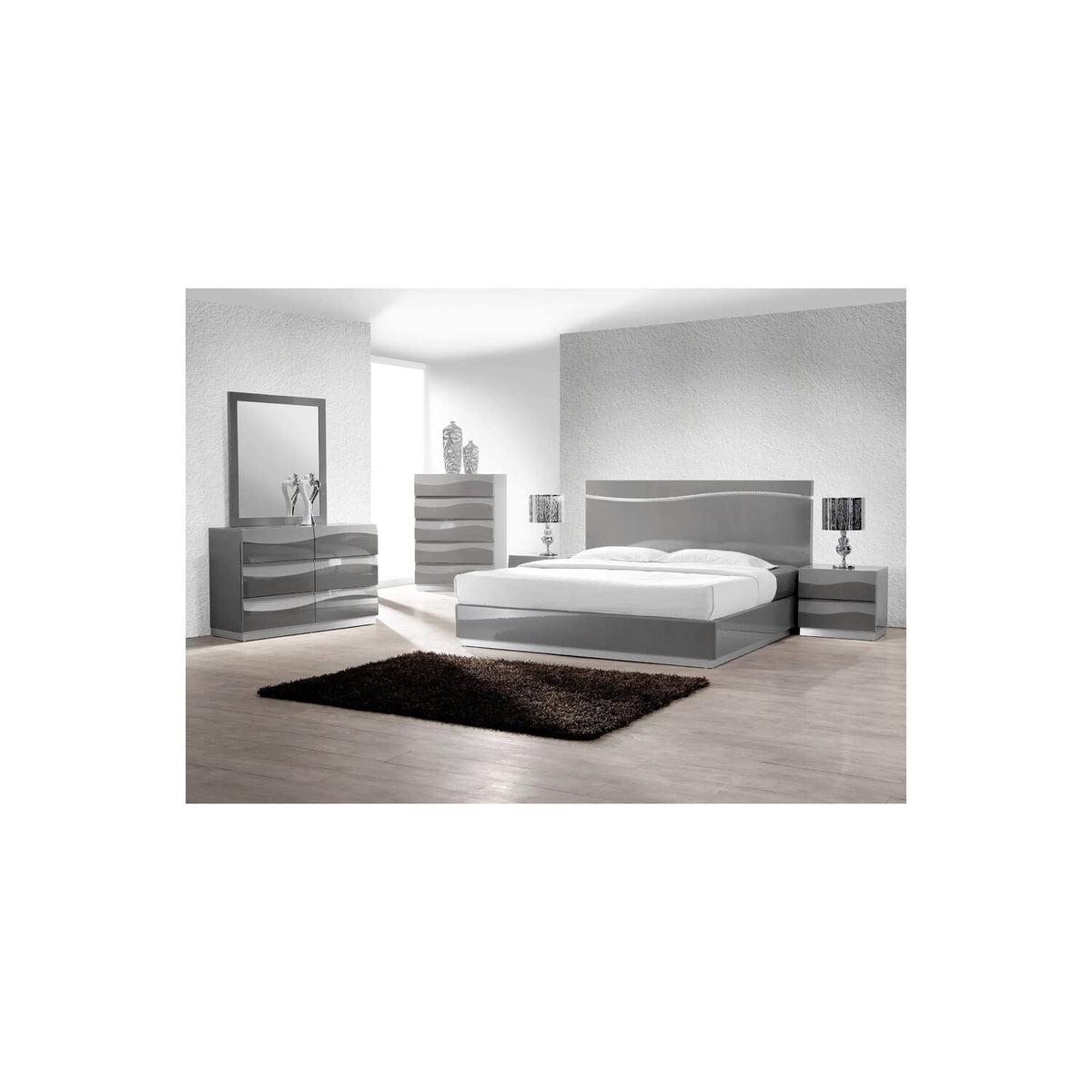 Leon 5-Piece Poplar Wood California King Bedroom Set in Gray High Gloss - front view