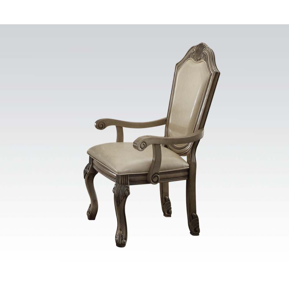 Chateau de Ville Traditional Dining Collection