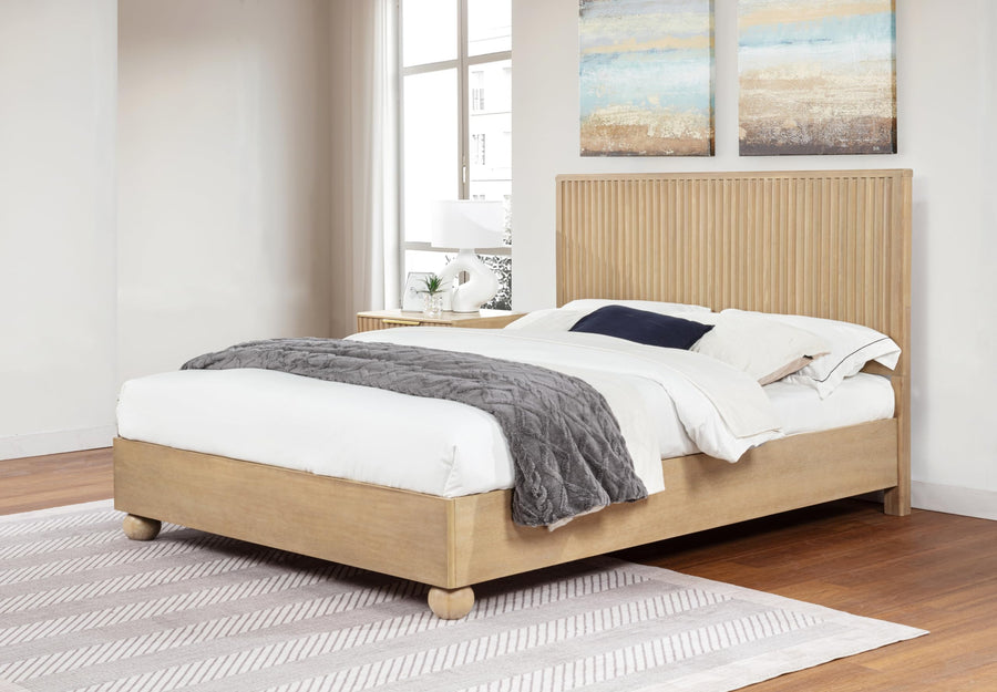 Daplen 47" Scandinavian Modern Platform Bed Frame, Queen, Vertical Ribbed Design Headboard in Light Oak