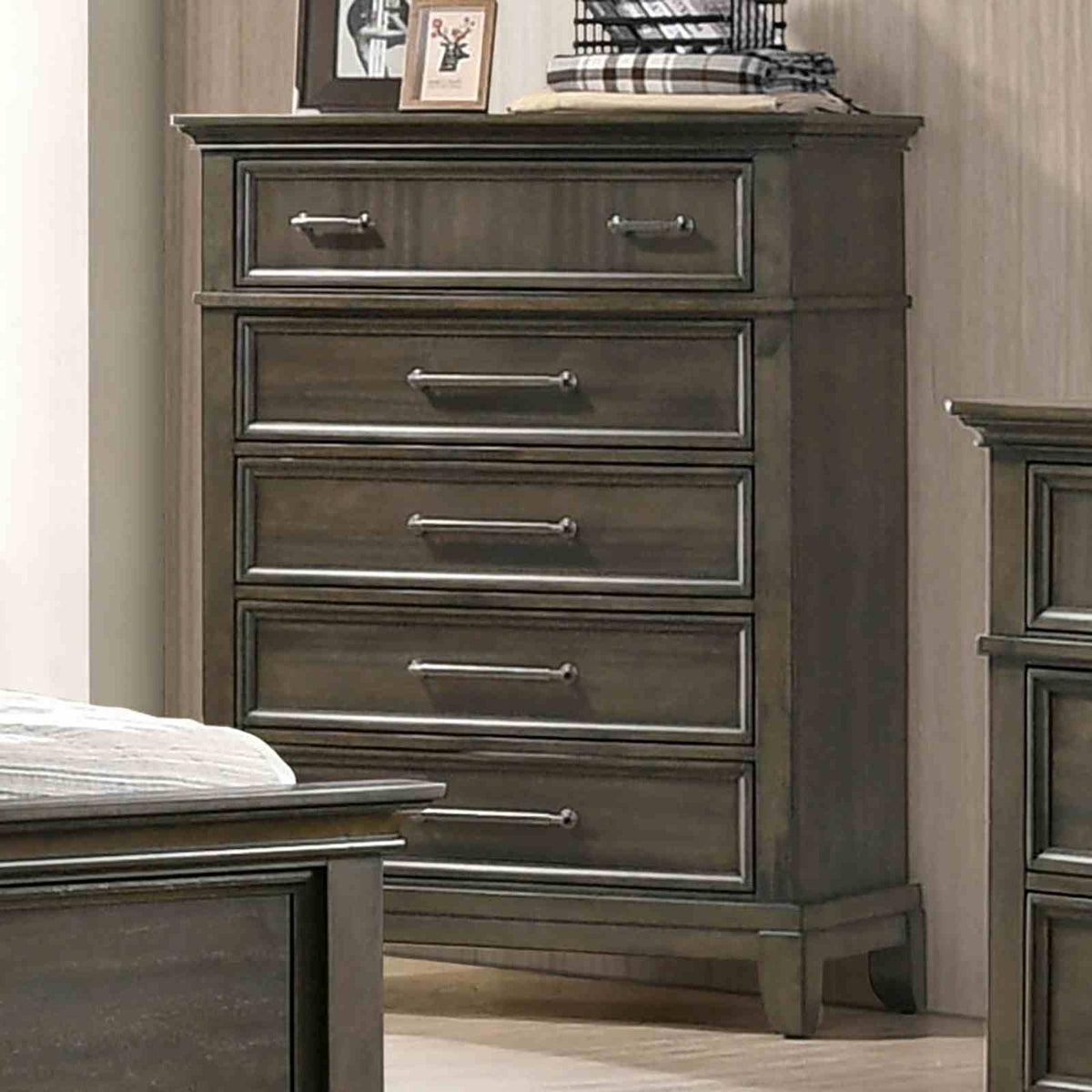 Houston Traditional Queen Panel Bed & Bedroom Collection - Chest