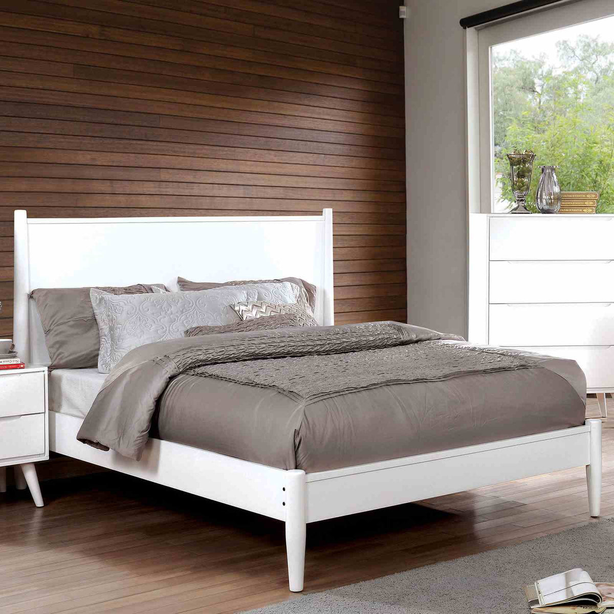 Lennart II Mid-Century Modern Platform Bed, Bedroom Set & Case Pieces - Round Tapered Legs in Black or White – Black & White, view 9