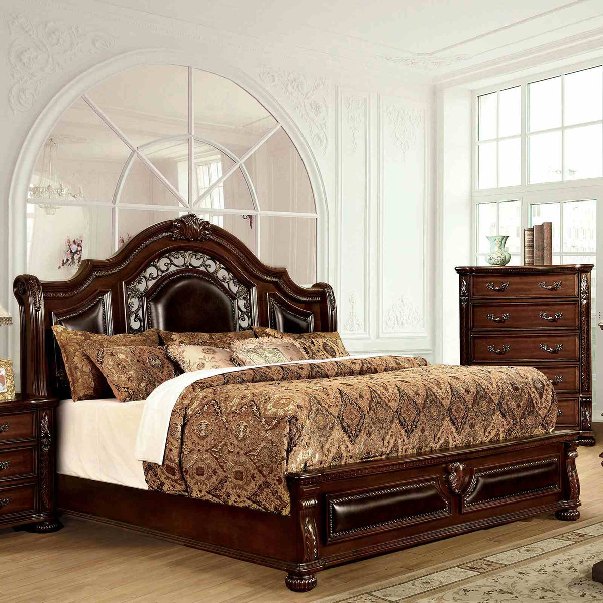 Flandreau Traditional Luxury Bed - Queen