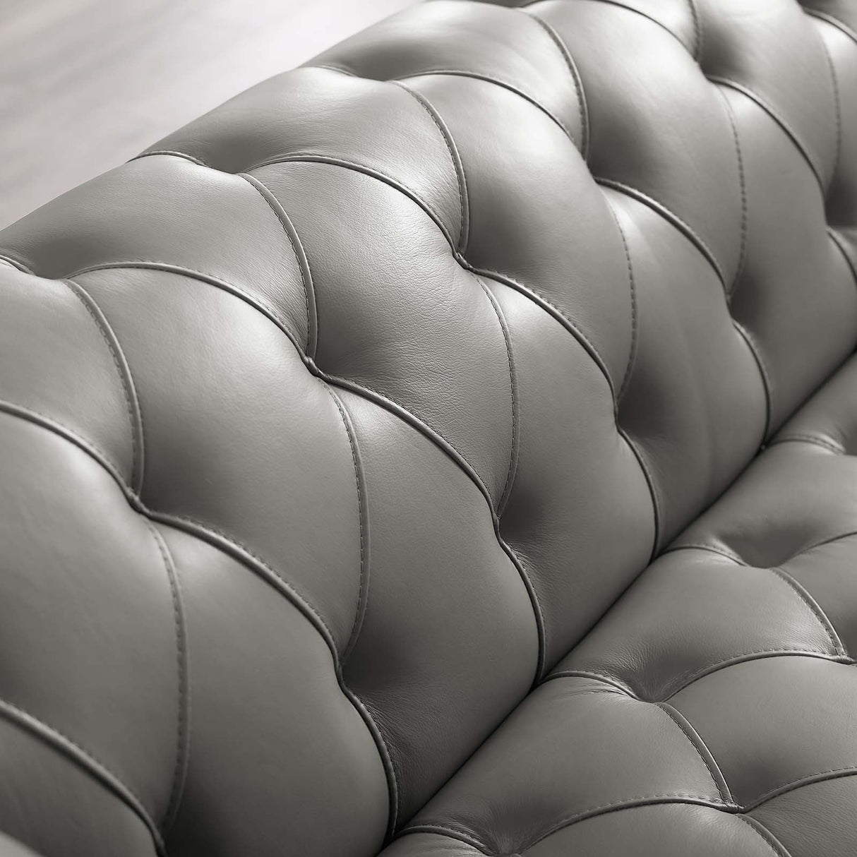 Idyll Tufted Button Upholstered Leather Chesterfield Armchair - Vintage Glam & Ergonomic Seating