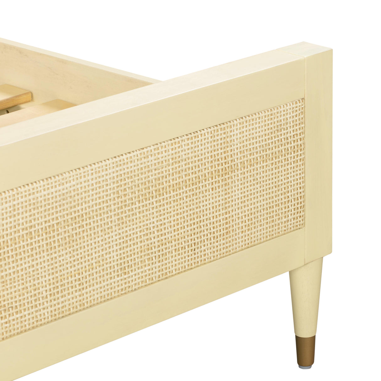 Sierra Wood & Rattan Bed