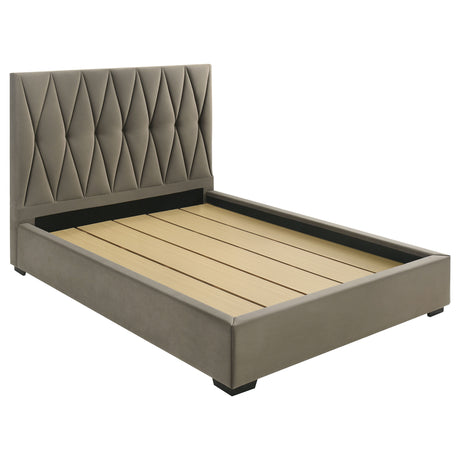 Delsea Diamond-Tufted Velvet Platform Bed - Queen