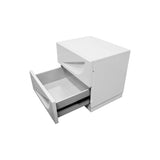 5 Pcs Modern Lacquer Bedroom Set, California King in White - detail view