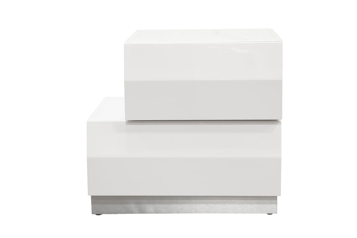 Spain 19" Modern Left-Hand Side 2-Drawer Bedroom Nightstand, Short Top Drawer in White/Silver - front view