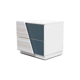 Manchester 5-Piece Wood California King Bedroom Set in Zebra/White - detail view