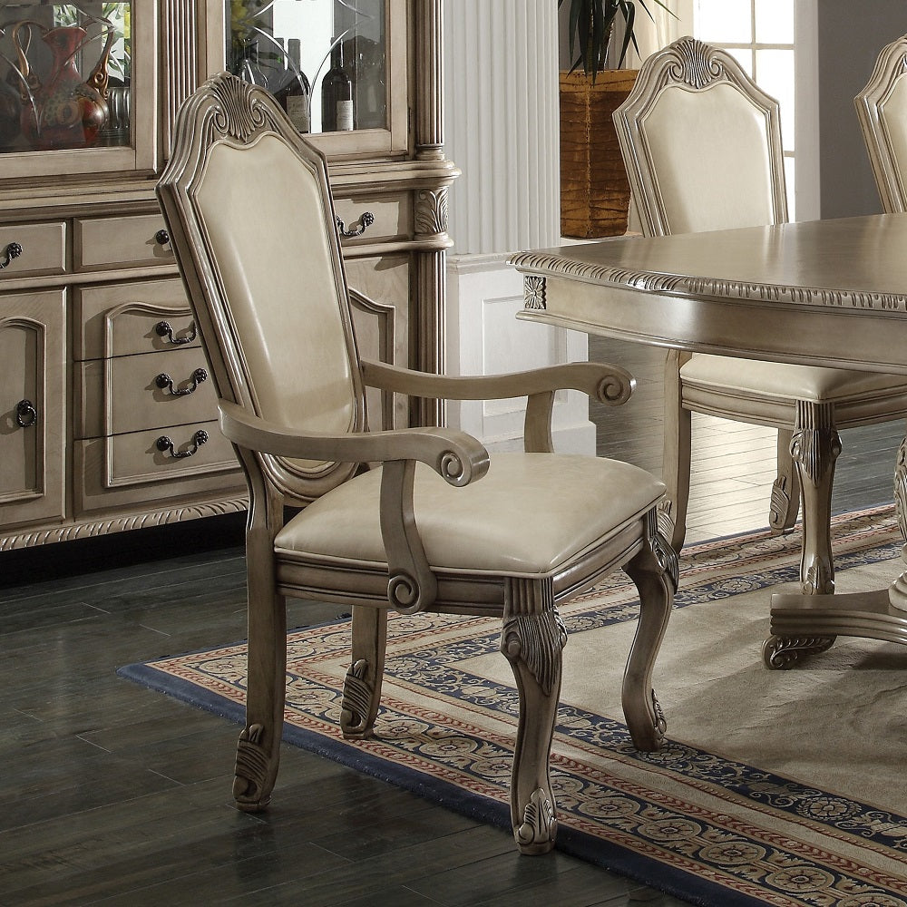 Chateau de Ville Traditional Dining Collection