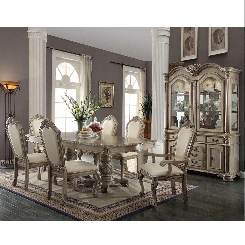 Chateau de Ville Traditional Dining Collection