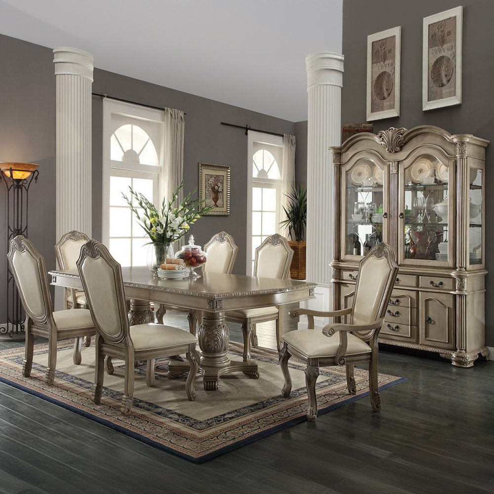Chateau de Ville Traditional Dining Collection