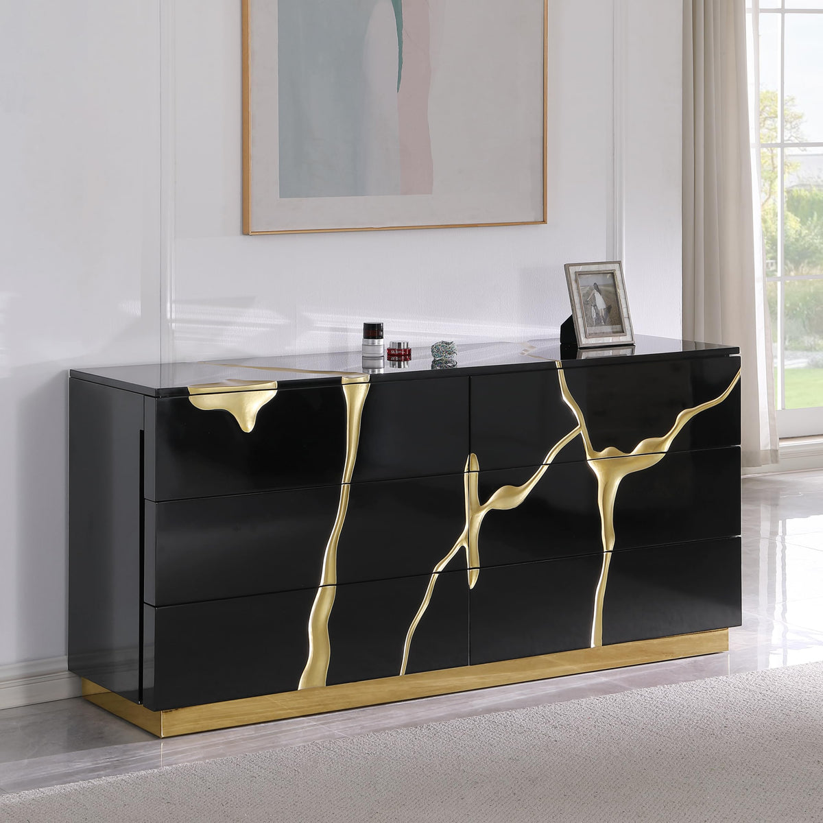 Trevello 5-Piece Modern High Gloss Lacquered Bedroom Set, Eastern King Bed Frame in Black/Gold - close-up