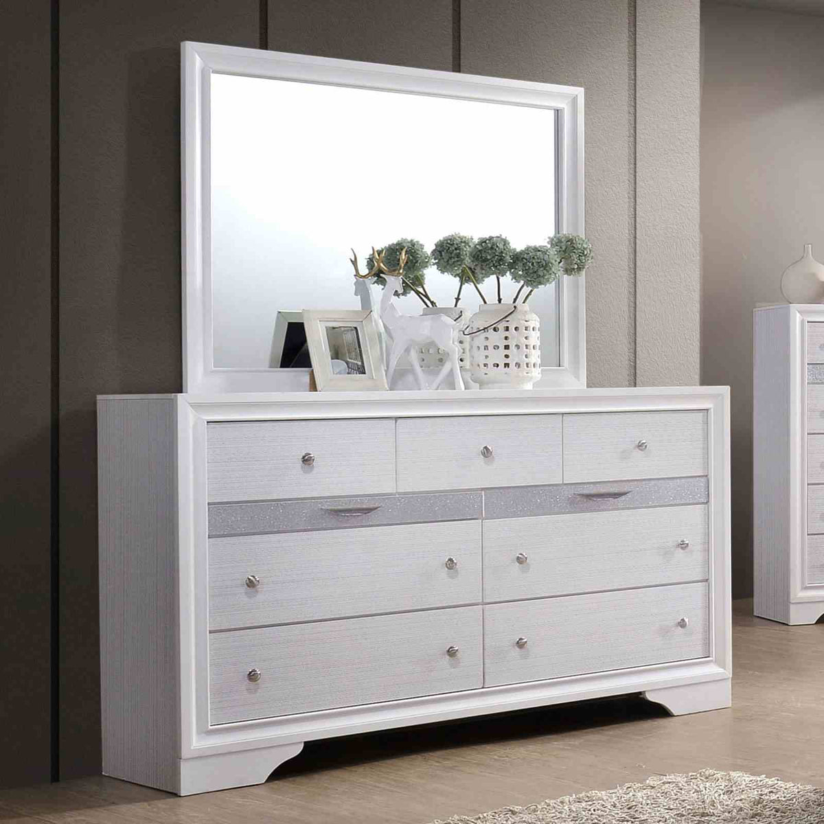 Chrissy Contemporary Storage Bed, Bedroom Set & Case Pieces - Dresser