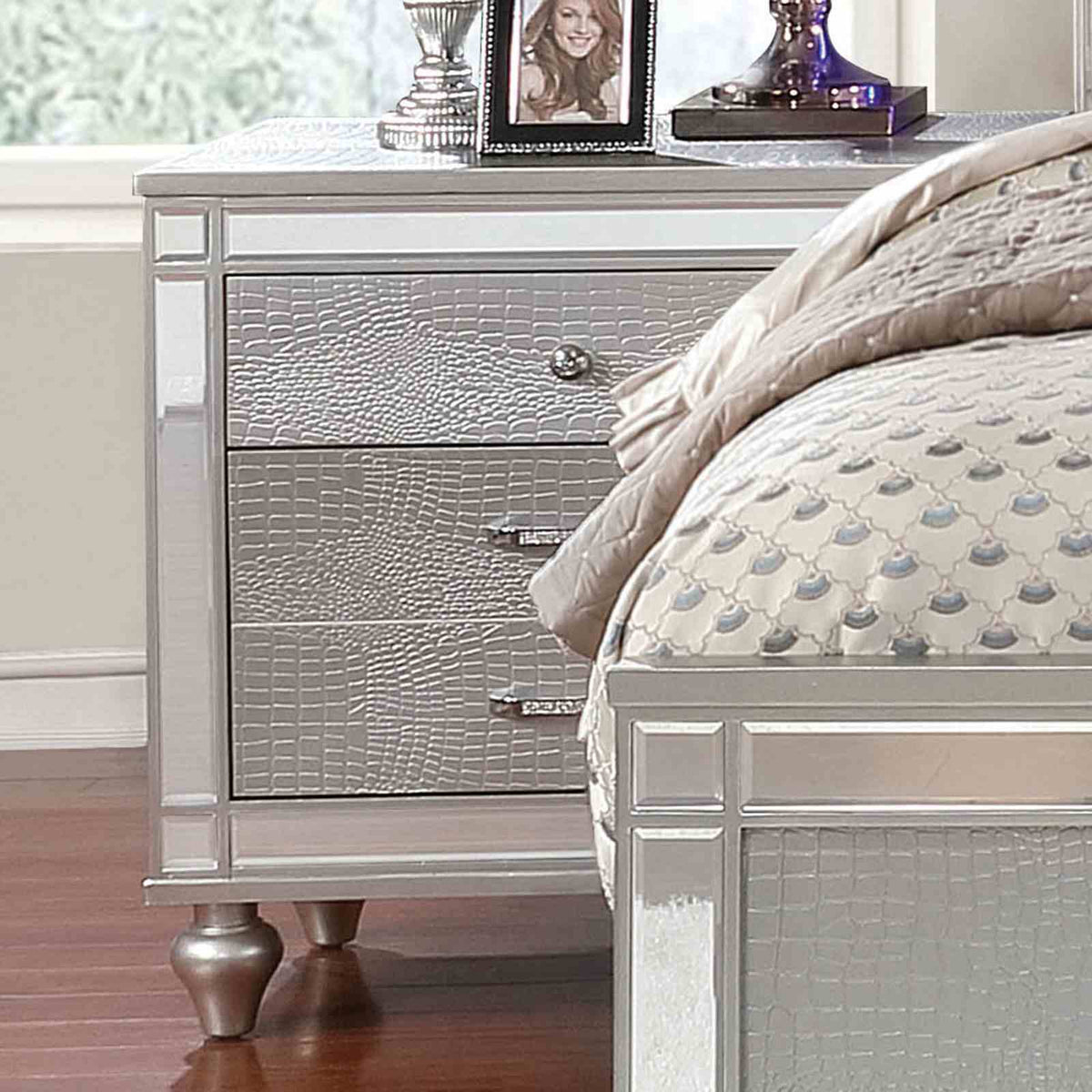 Brachium Contemporary LED Upholstered Bed, Bedroom Set & Case Pieces - Tufted Headboard with Mirror Trim in Silver – Silver & Gray, view 13