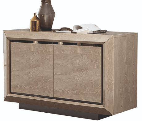 Elite Italian Dining Collection by Camelgroup