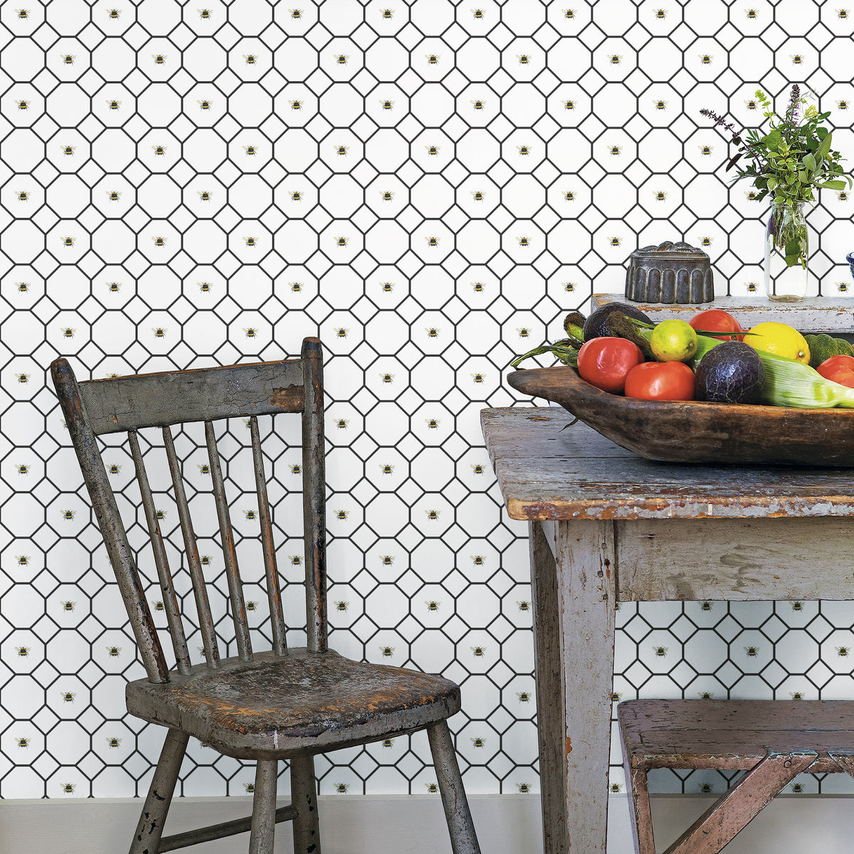 Galerie Just Kitchens Bee Hive With Bees Wallpaper