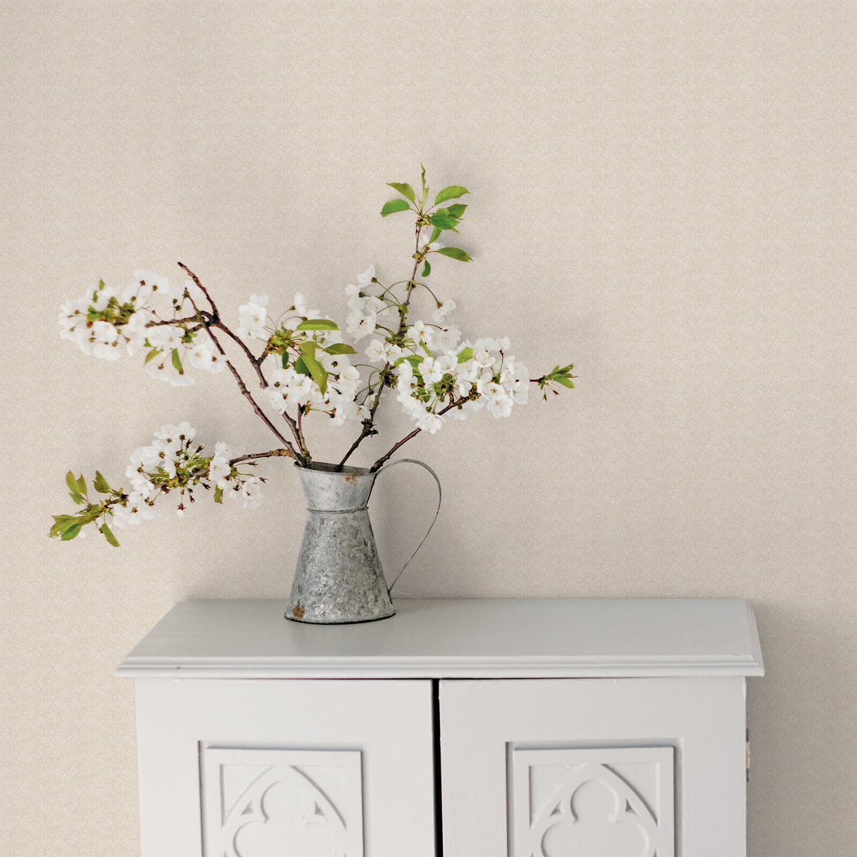 Galerie Small Prints Small Paisley Wallpaper