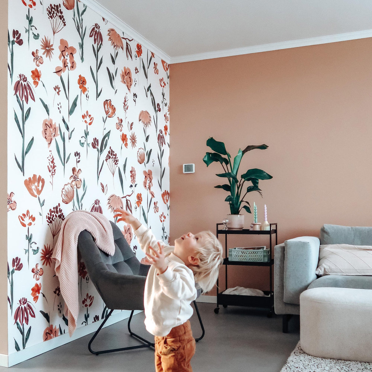 Galerie Day Dreamers Ray of Flower Wall Mural