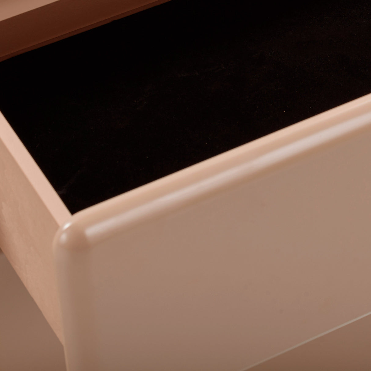 Tammy 56" 6-Drawer Dresser