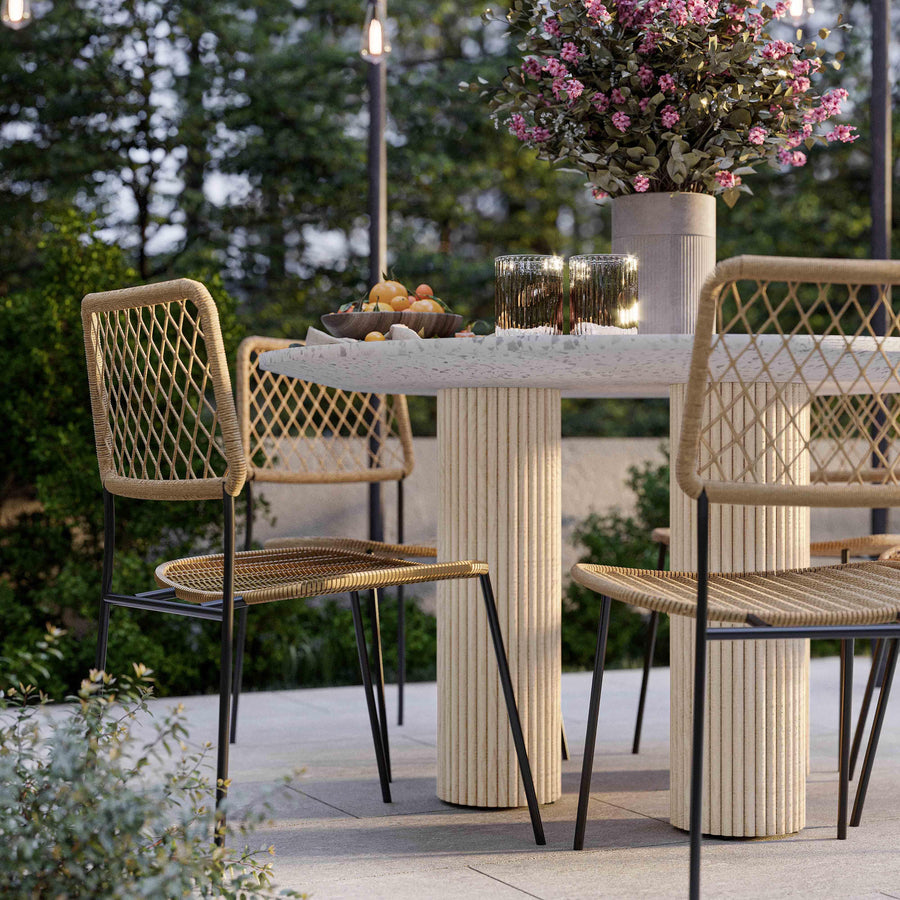 Parcino 47" Faux Terrazzo Concrete Indoor / Outdoor Round Dining Table