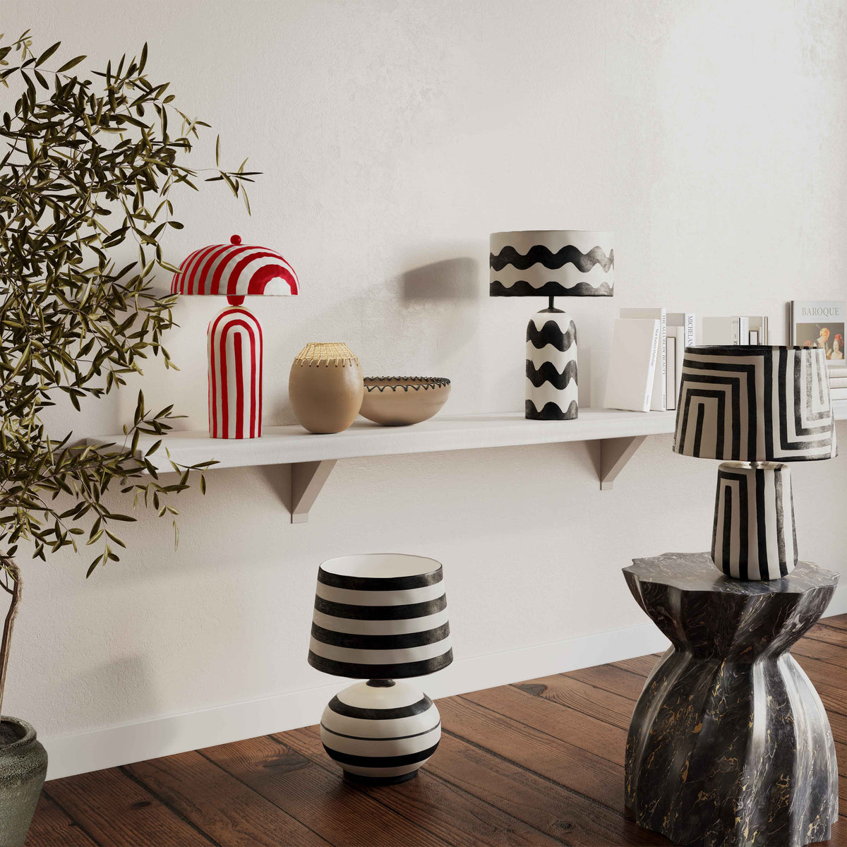 Base details and vertical striped pattern of Maiori table lamp