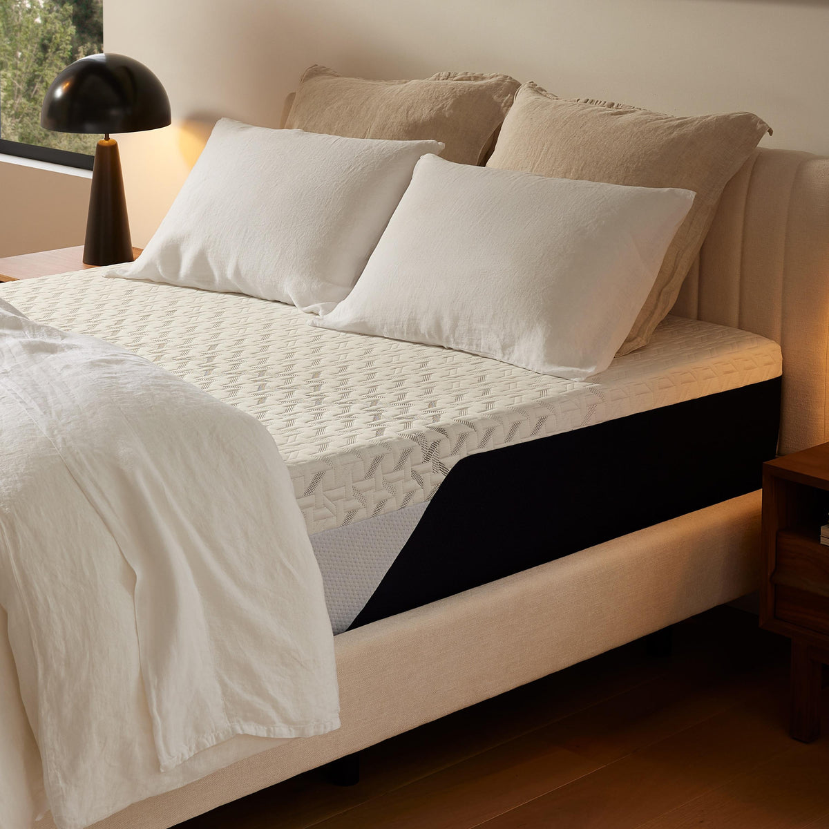 Nectar Foam Classic 5.1 White 12" Mattress - View 2