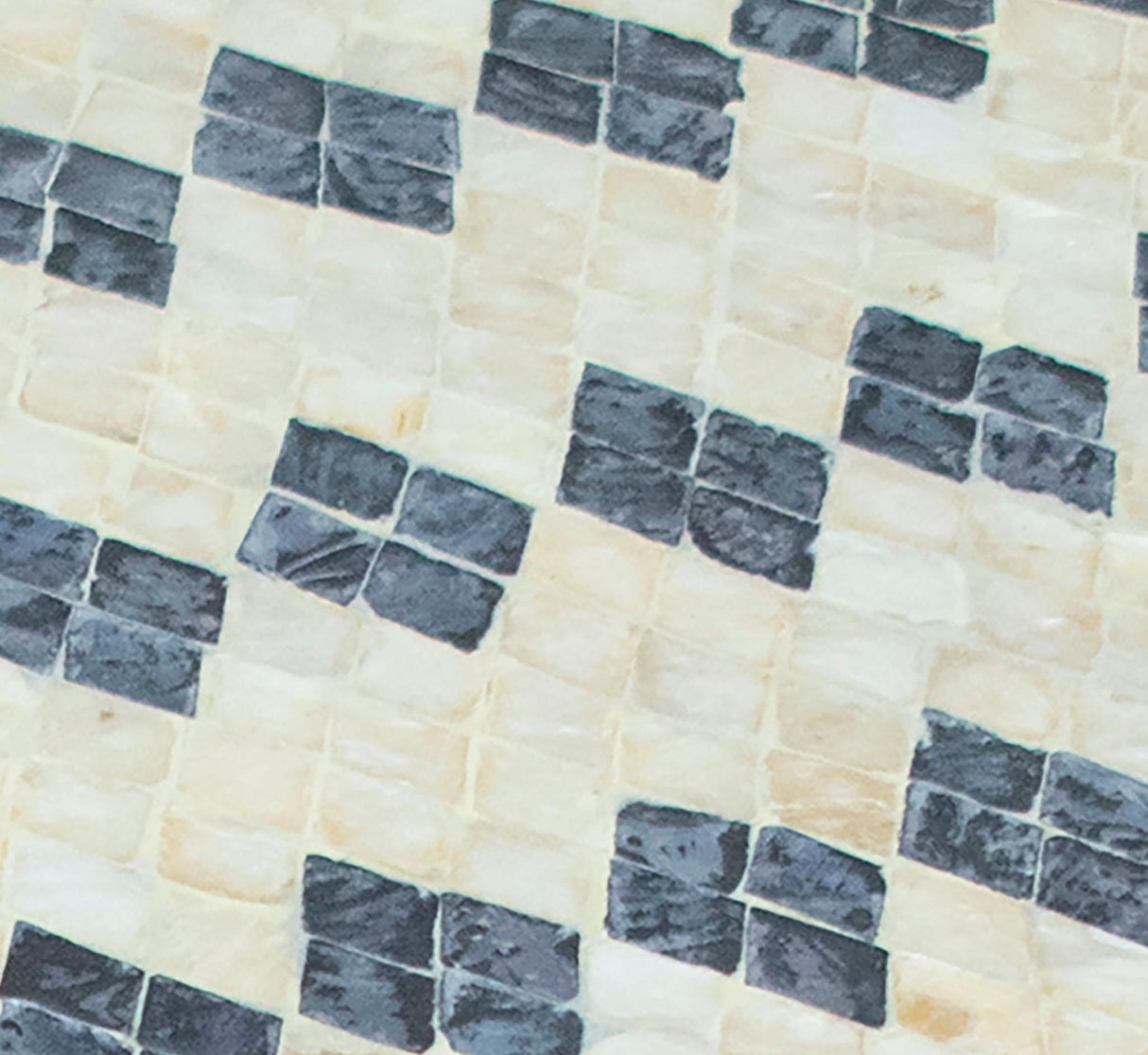 Halio Shell Side Table