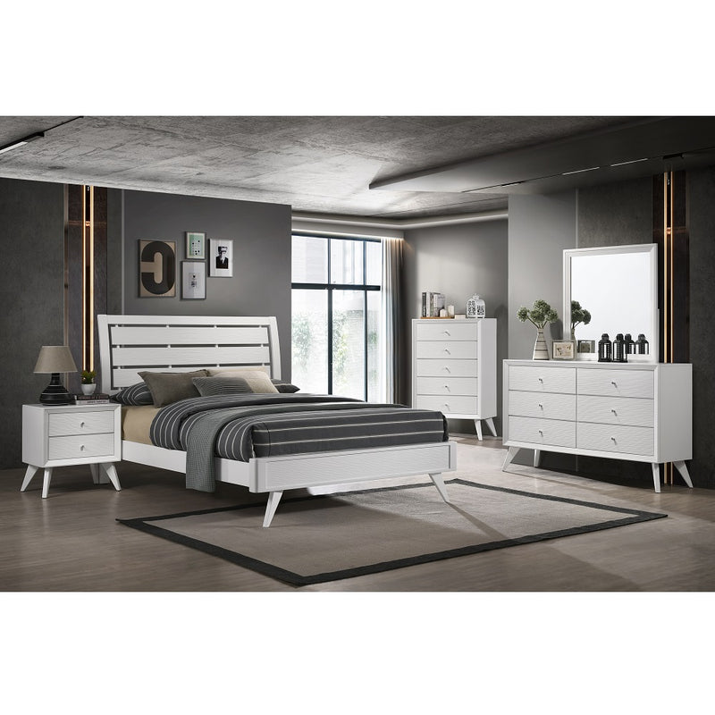 Cerys Minimalist Wall Mirror in White
