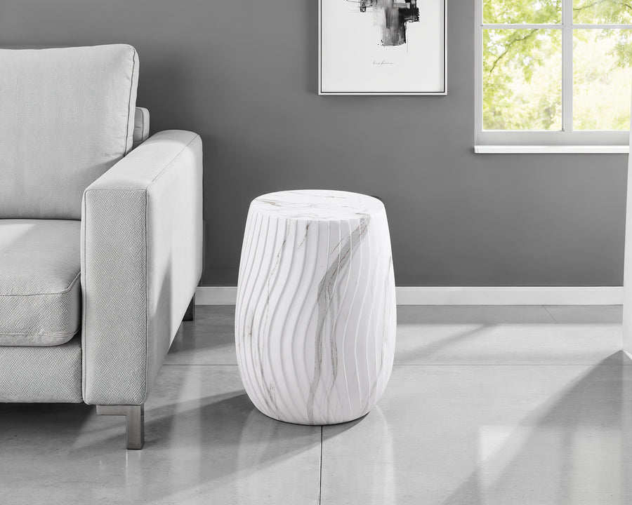 Fresco Ceramic Marble-Look Side Table - Indoor/Outdoor in White